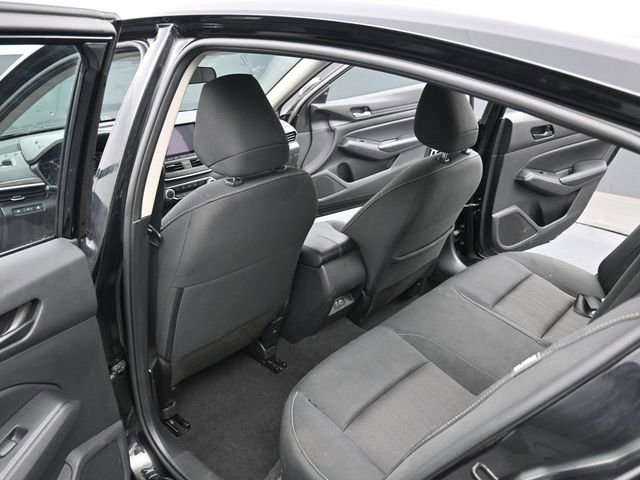 Used 2025 Nissan Altima 2.5 SV image 10