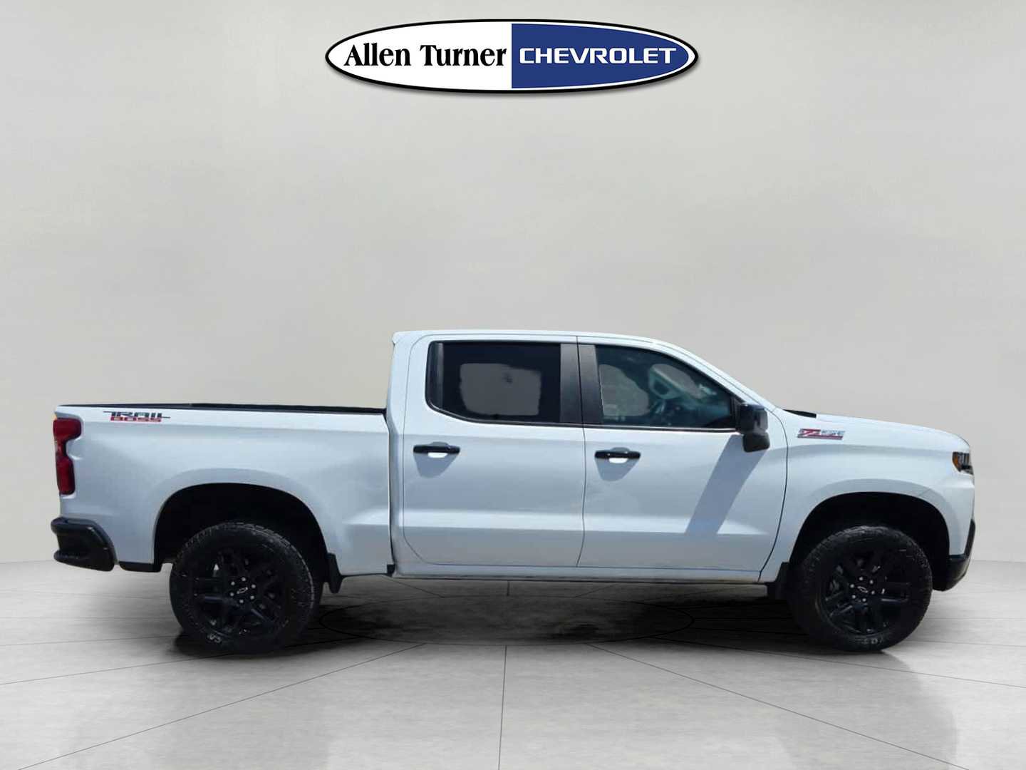 Used 2021 Chevrolet Silverado 1500 LT Trail Boss w/ Bed Protection Package AWD/4WD image 3