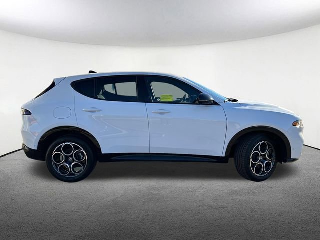 Used 2025 Alfa Romeo Tonale w/ Active Assist Package image 14