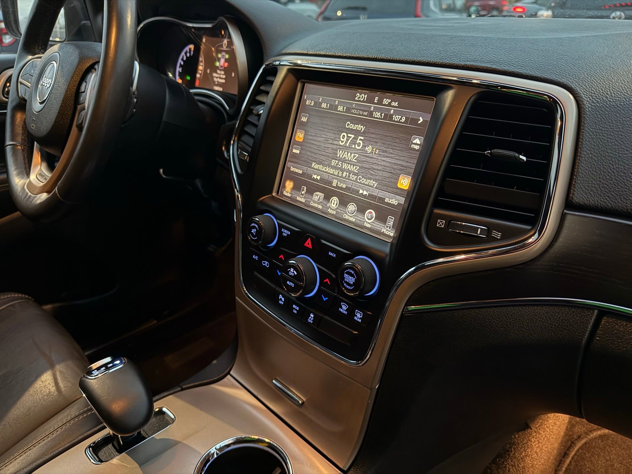 Used 2015 Jeep Grand Cherokee Limited image 22