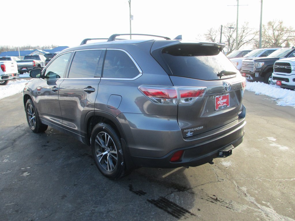 Used 2016 Toyota Highlander XLE image 6