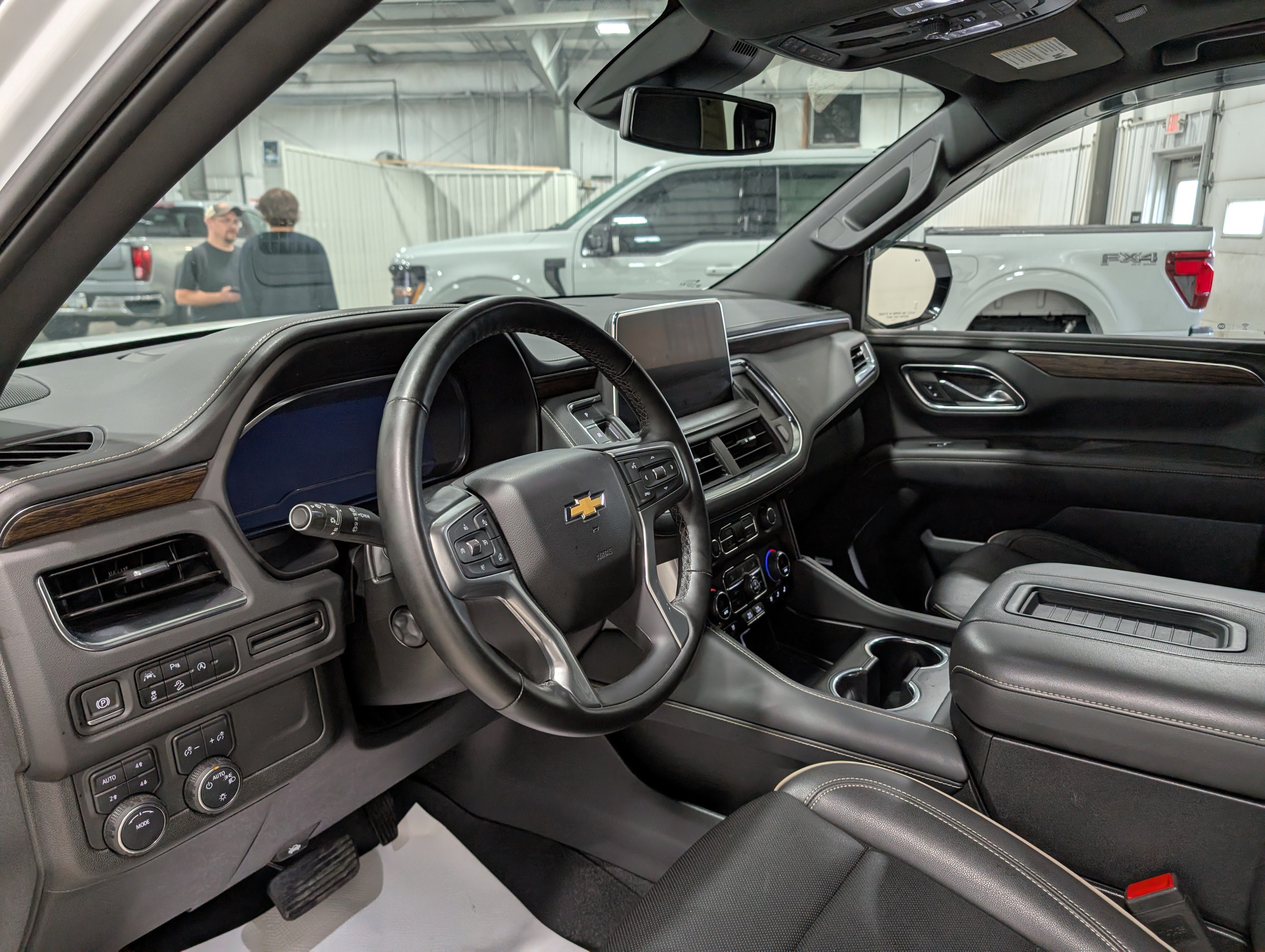 Used 2024 Chevrolet Tahoe Premier AWD/4WD image 15
