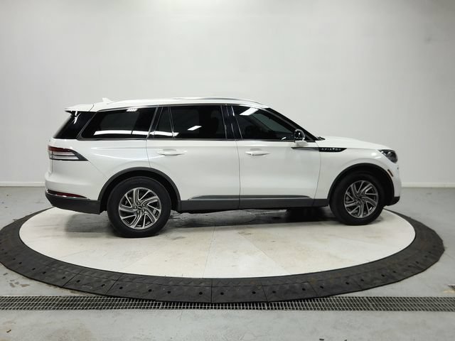 Used 2023 Lincoln Aviator AWD image 9