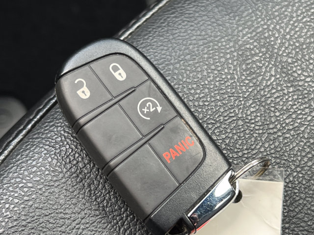 Used 2023 Jeep Compass Latitude w/ Sun and Sound Group AWD/4WD image 33