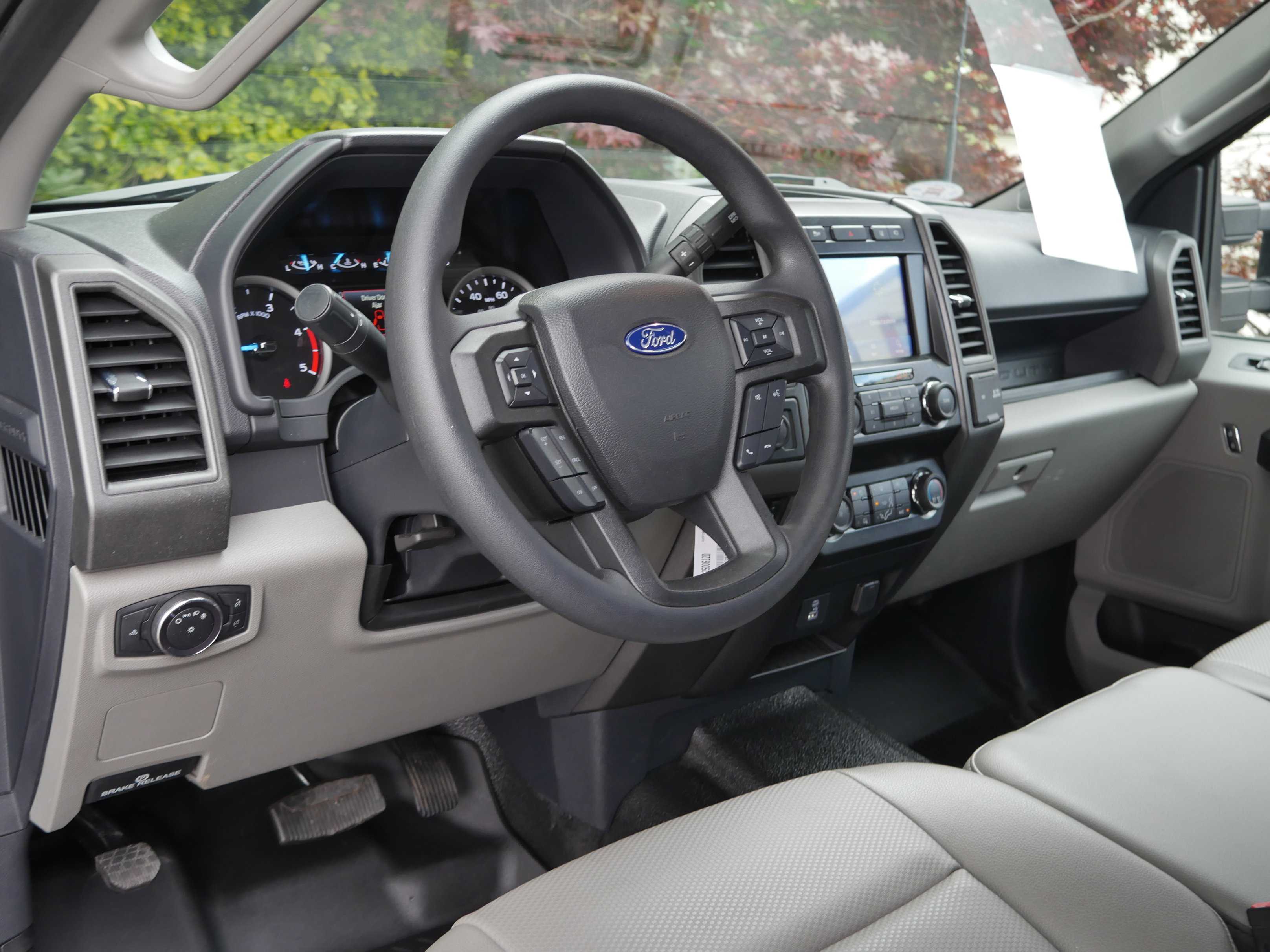 Certified 2022 Ford F250 XL w/ STX Appearance Package AWD/4WD image 4