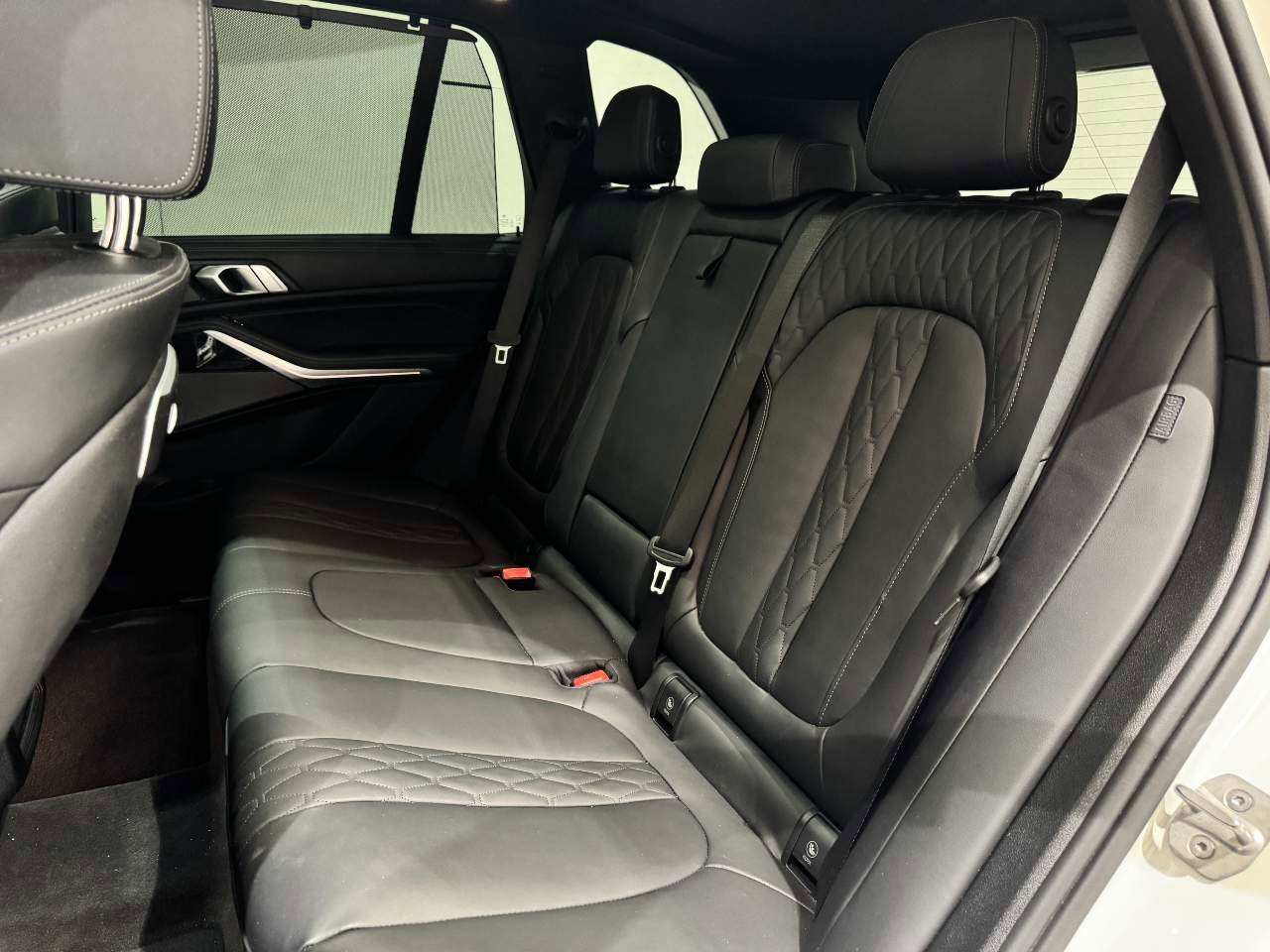 Certified 2025 BMW X5 M60i w/ Executive Package AWD/4WD image 16