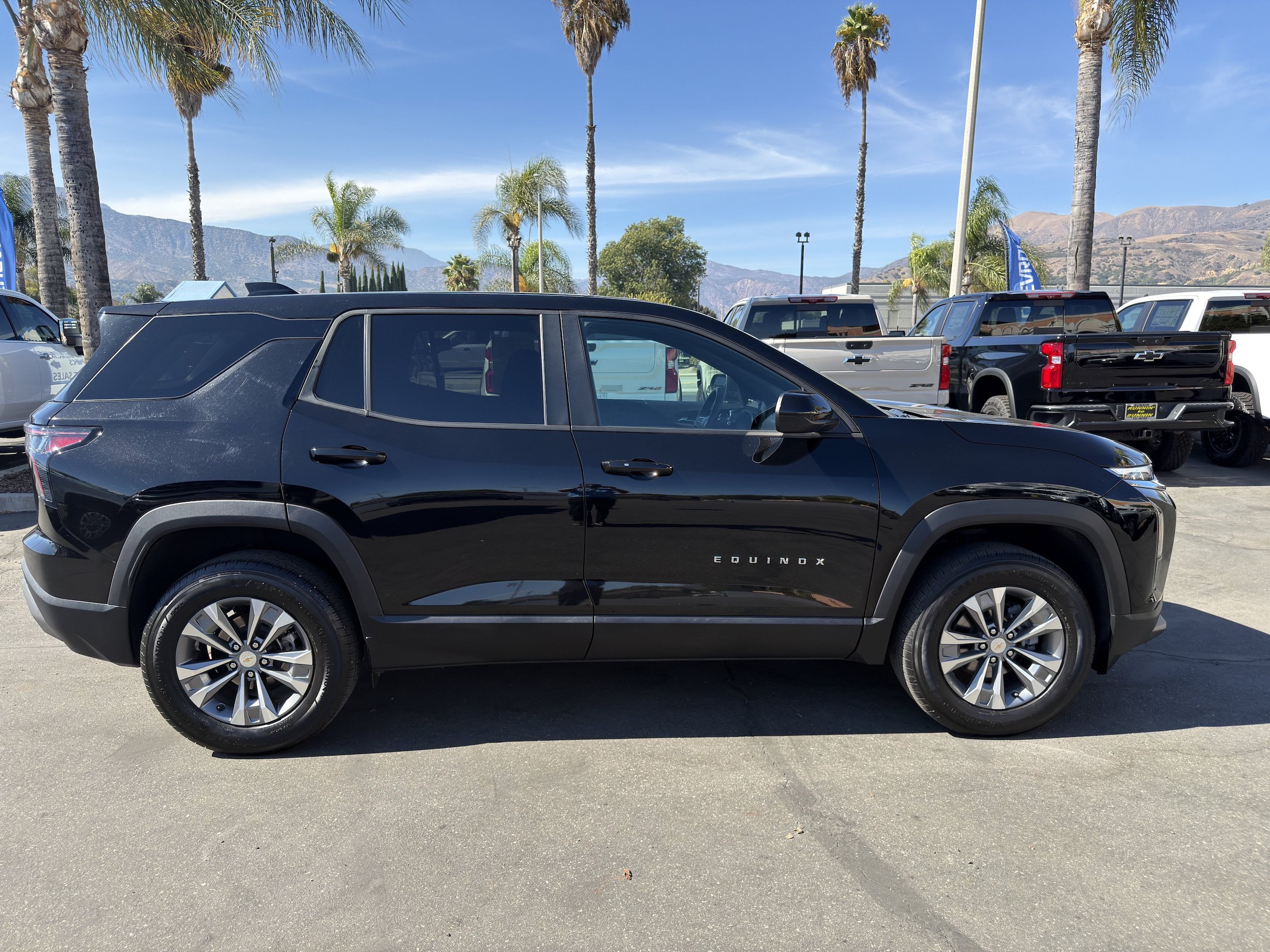 Used 2026 Chevrolet Equinox LT FWD image 9
