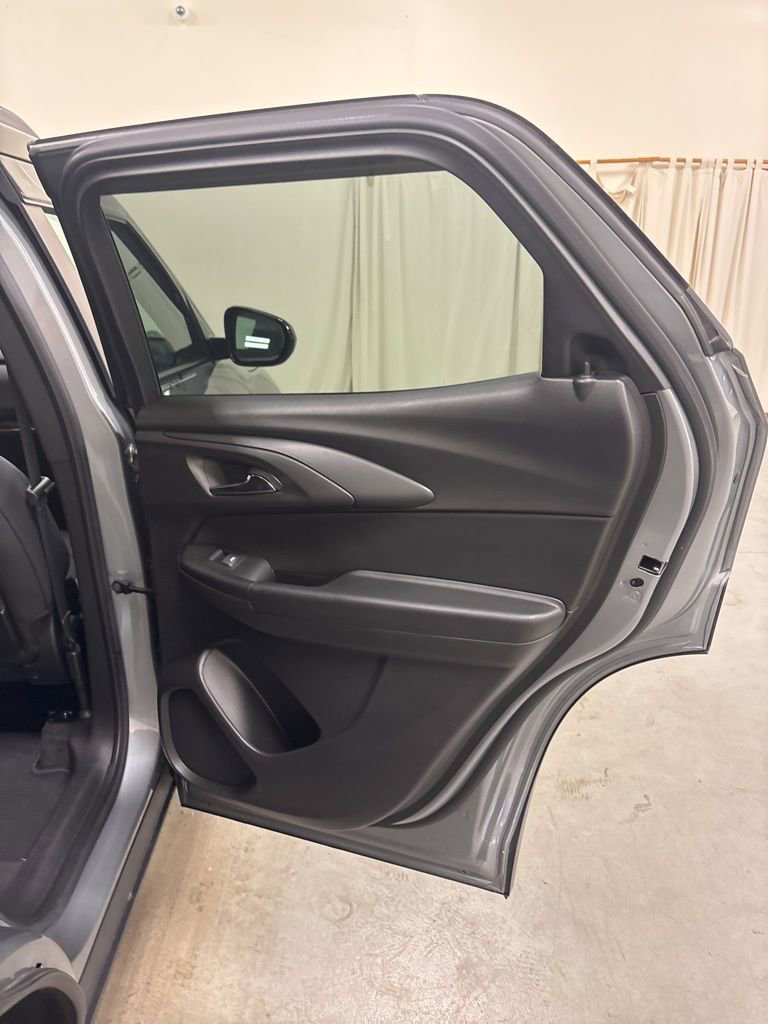 Used 2023 Chevrolet TrailBlazer RS w/ Convenience Package image 41