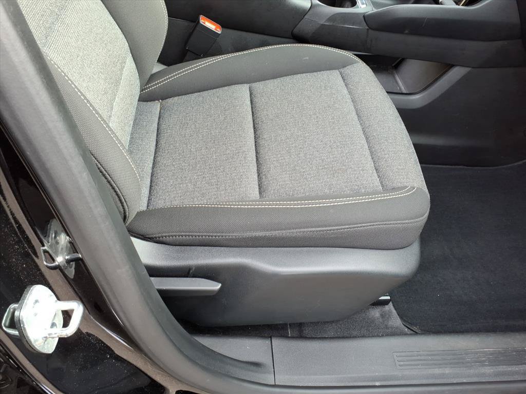 Used 2025 GMC Terrain Elevation w/ Technology Package II AWD/4WD image 14