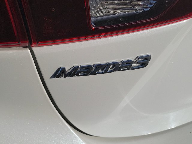 Used 2017 MAZDA MAZDA3 Grand Touring FWD image 8