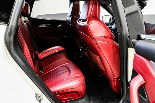 Used 2018 Maserati Levante GranSport AWD/4WD image 34