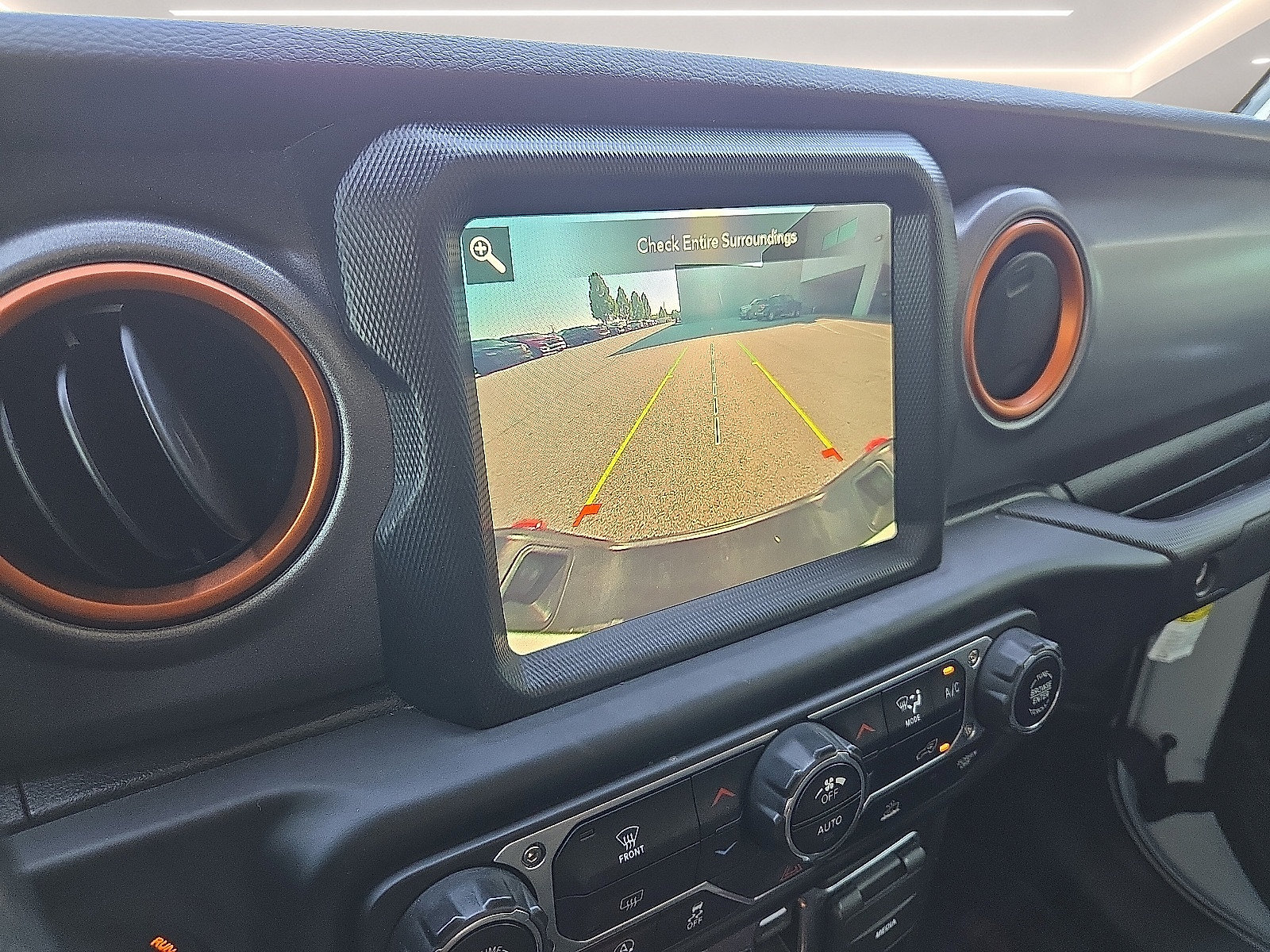 Used 2022 Jeep Gladiator Mojave w/ Trailer Tow Package AWD/4WD image 17