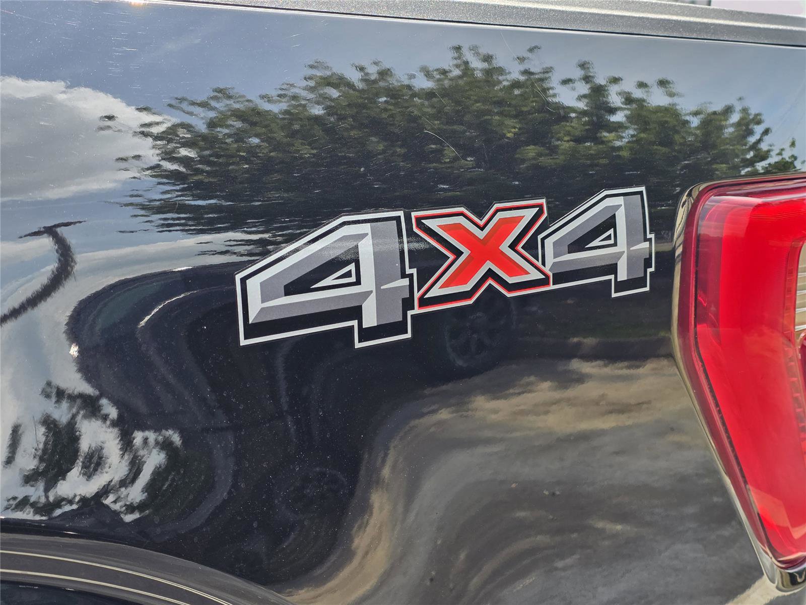 Used 2022 Ford F150 Lariat w/ Equipment Group 501A Mid image 37