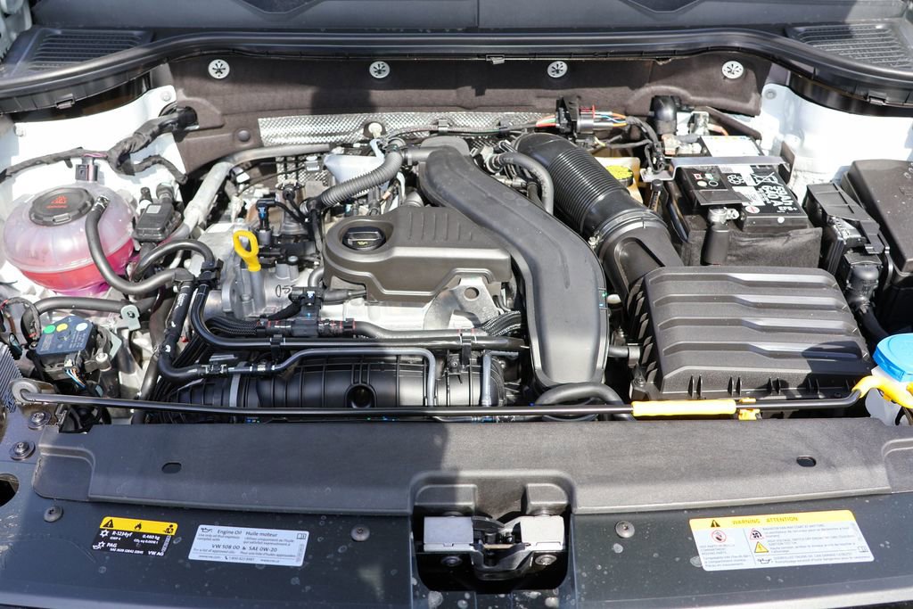 New 2025 Volkswagen Taos SE image 46