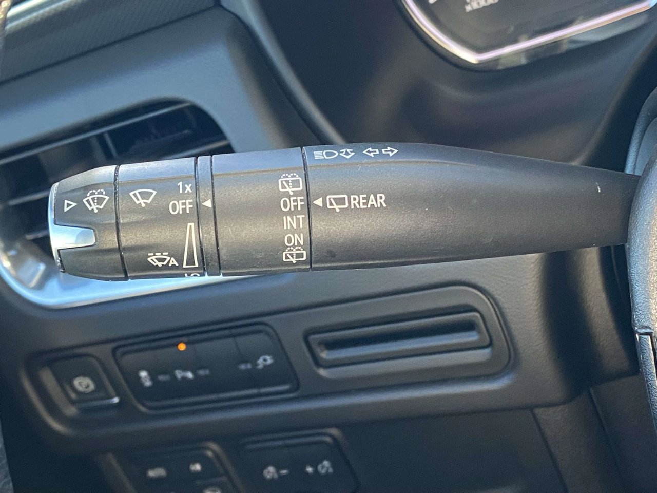 Used 2021 Chevrolet Suburban RST AWD/4WD image 35
