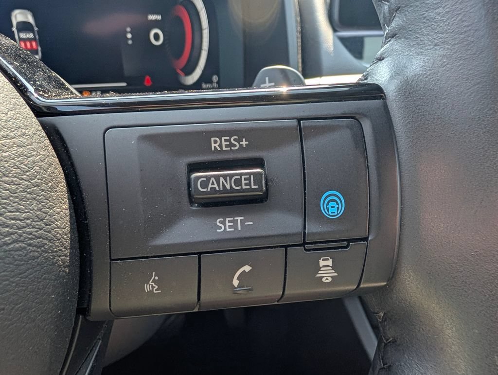 Used 2024 Nissan Rogue SL AWD/4WD image 9
