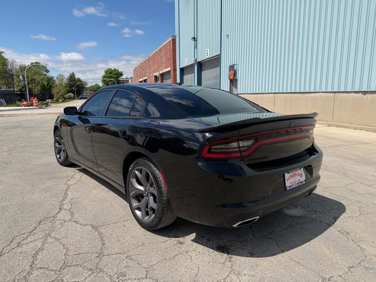 Used 2020 Dodge Charger SXT w/ Blacktop Package RWD image 9