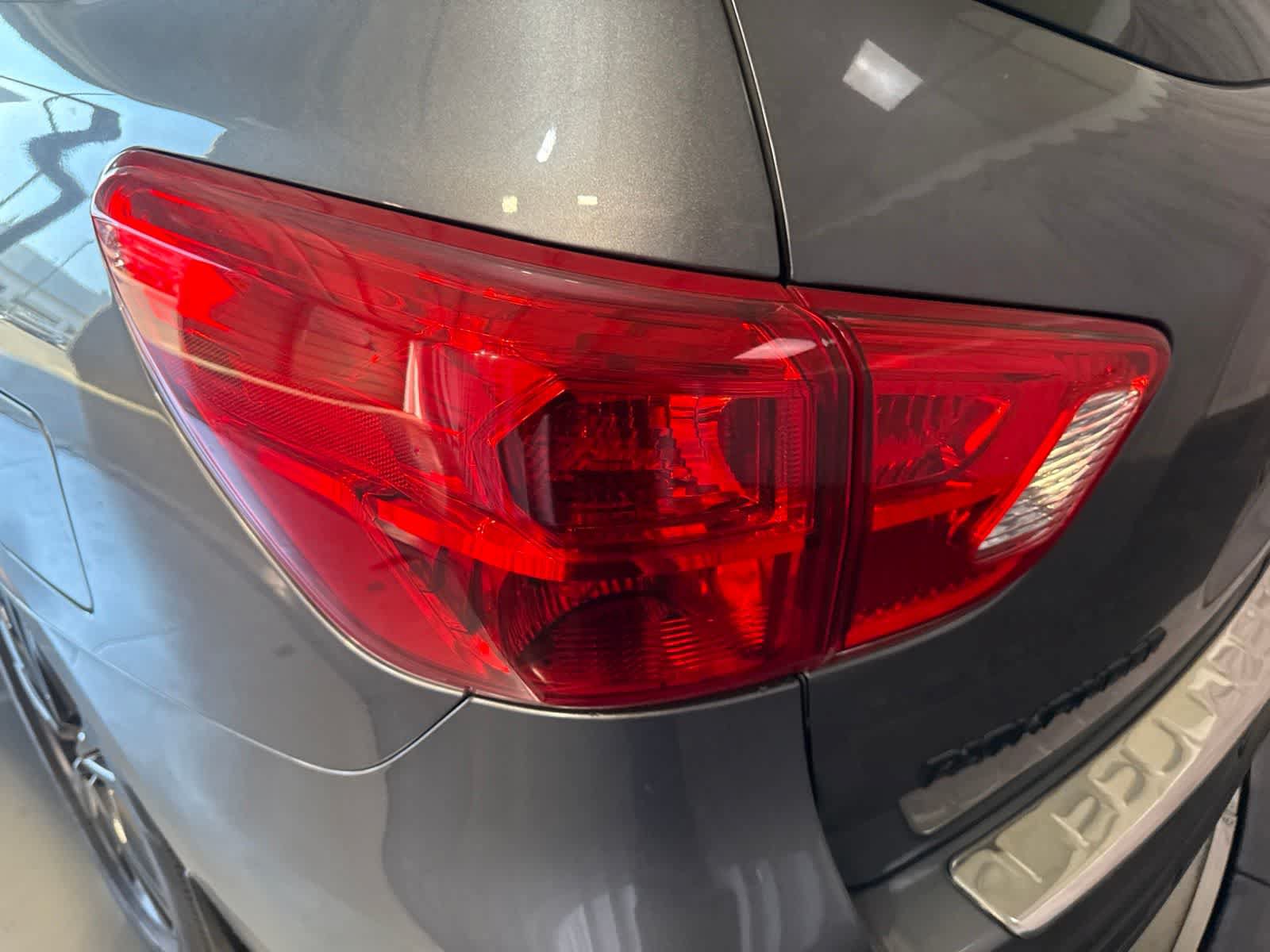 Used 2018 Nissan Pathfinder SL w/ Midnight Edition Package FWD image 11