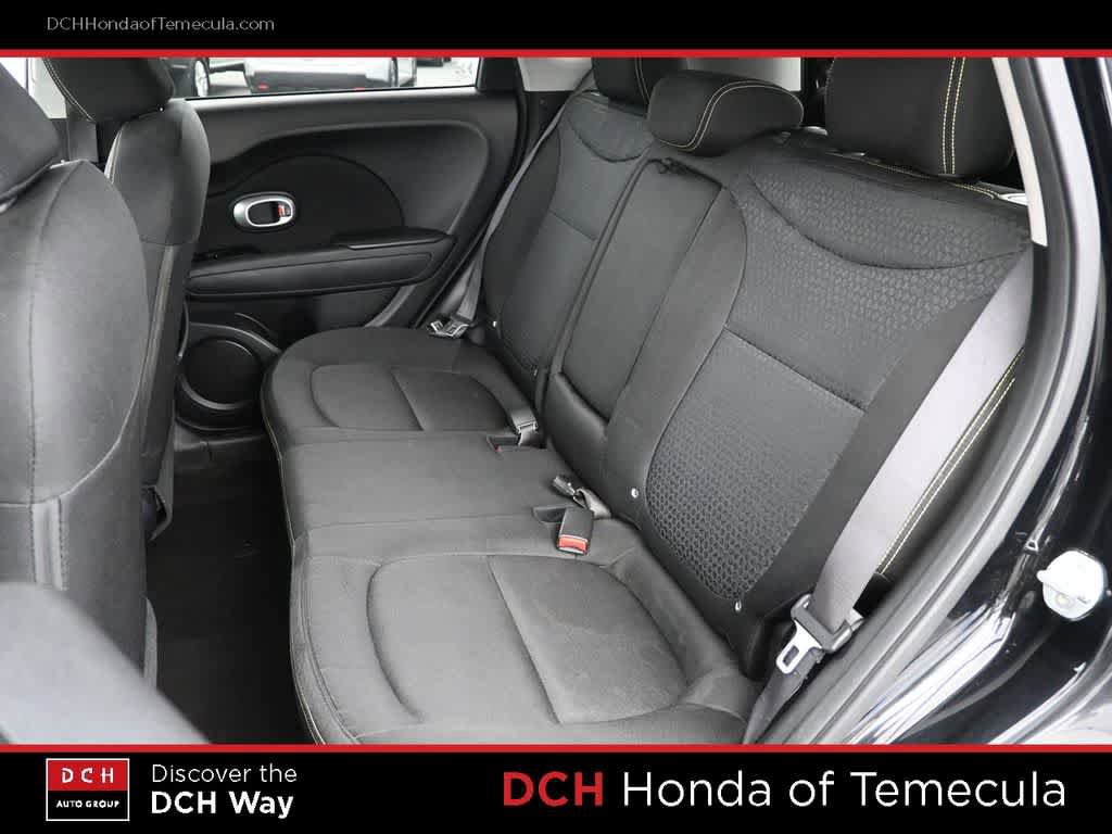 Used 2016 Kia Soul + FWD image 19