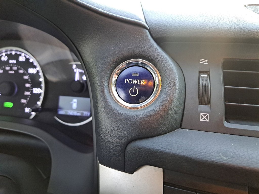 Used 2014 Lexus CT 200h image 23