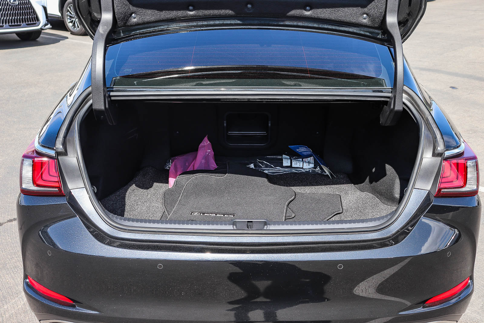 Certified 2024 Lexus ES 350 w/ Premium Package FWD image 32