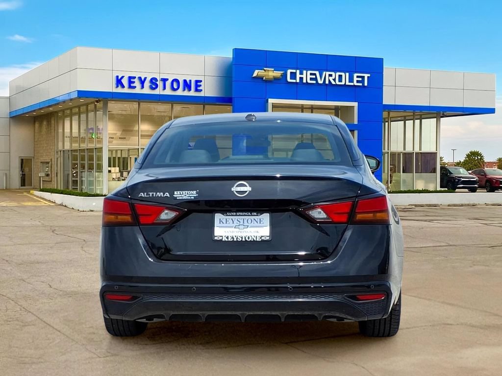 Used 2025 Nissan Altima 2.5 SV FWD image 6