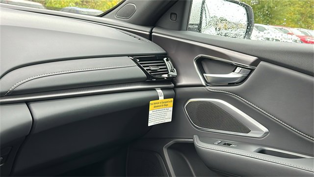 Used 2025 Acura RDX SH-AWD image 25