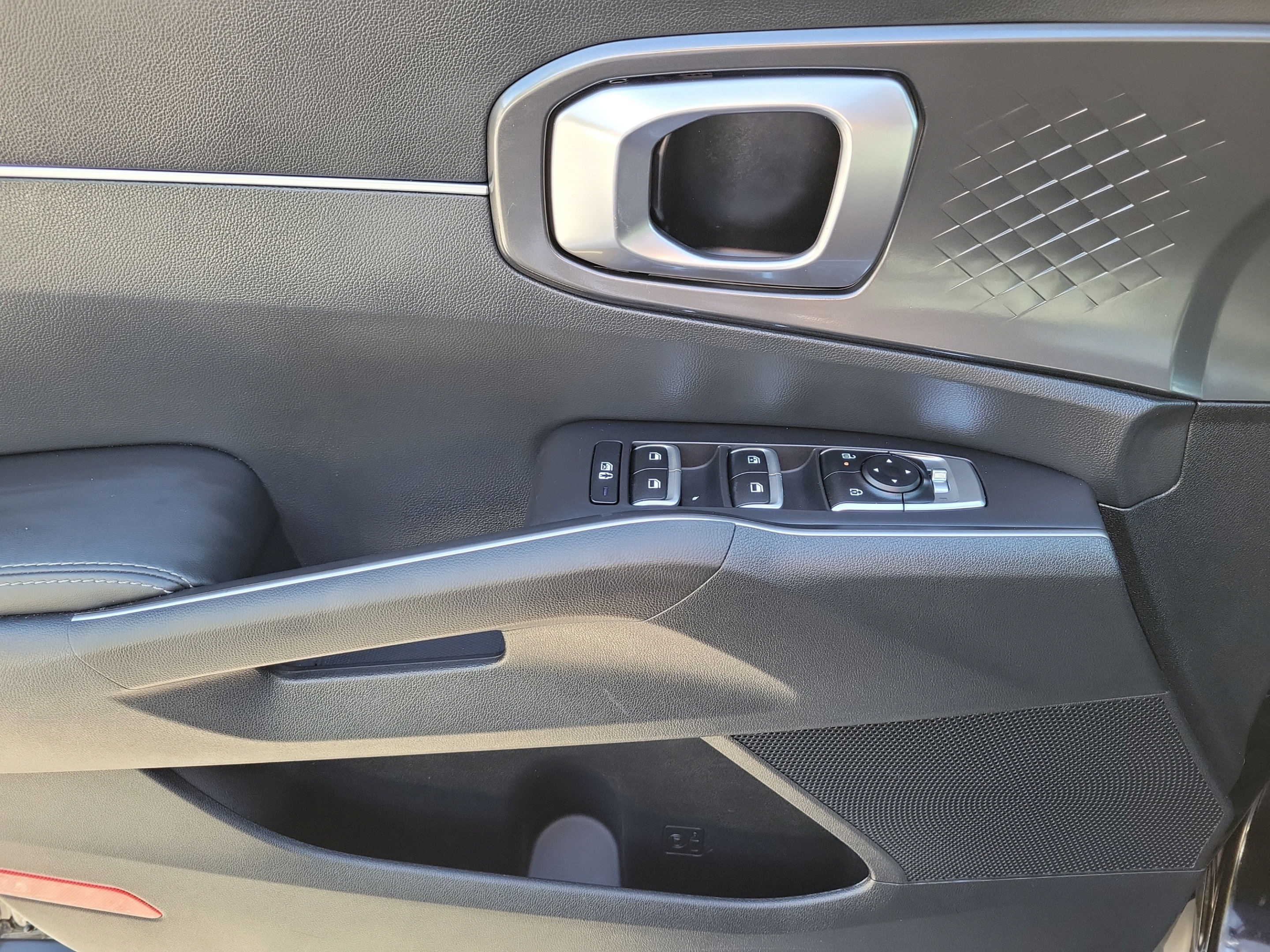 Certified 2025 Kia Sorento S w/ Panoramic Sunroof Package FWD image 13