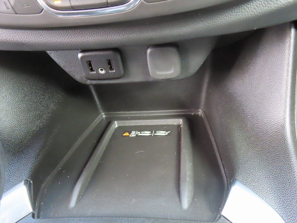 Used 2023 Chevrolet Traverse LT image 10