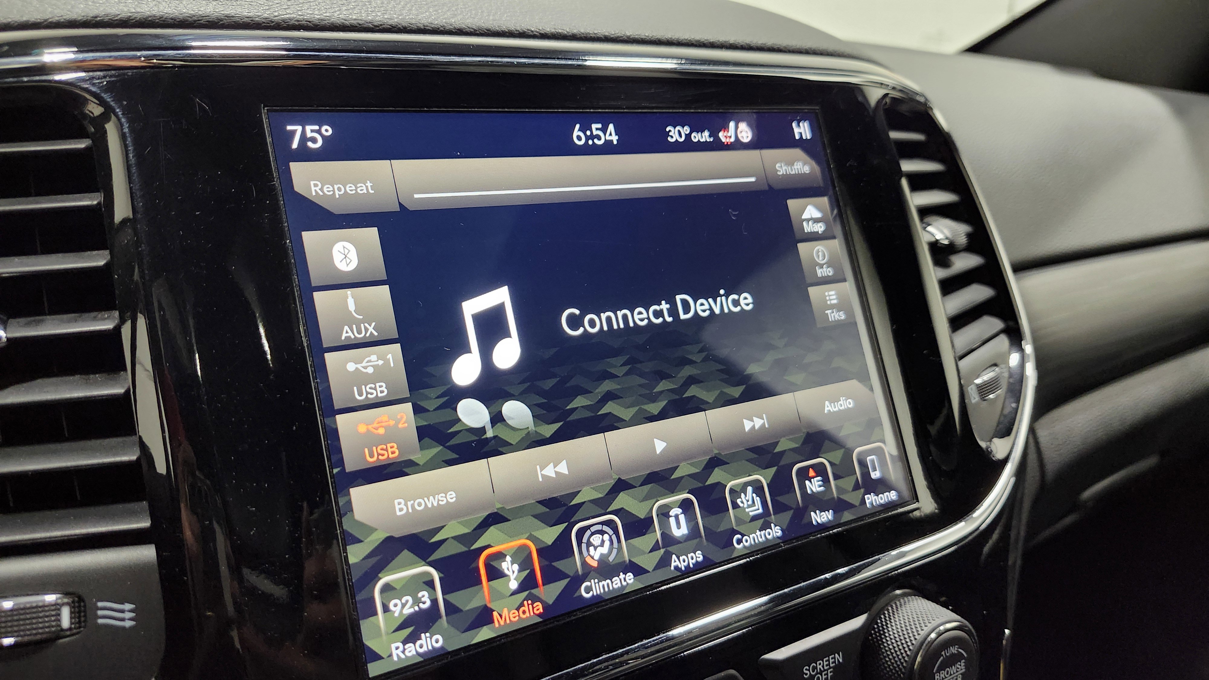 Used 2019 Jeep Grand Cherokee Altitude image 8