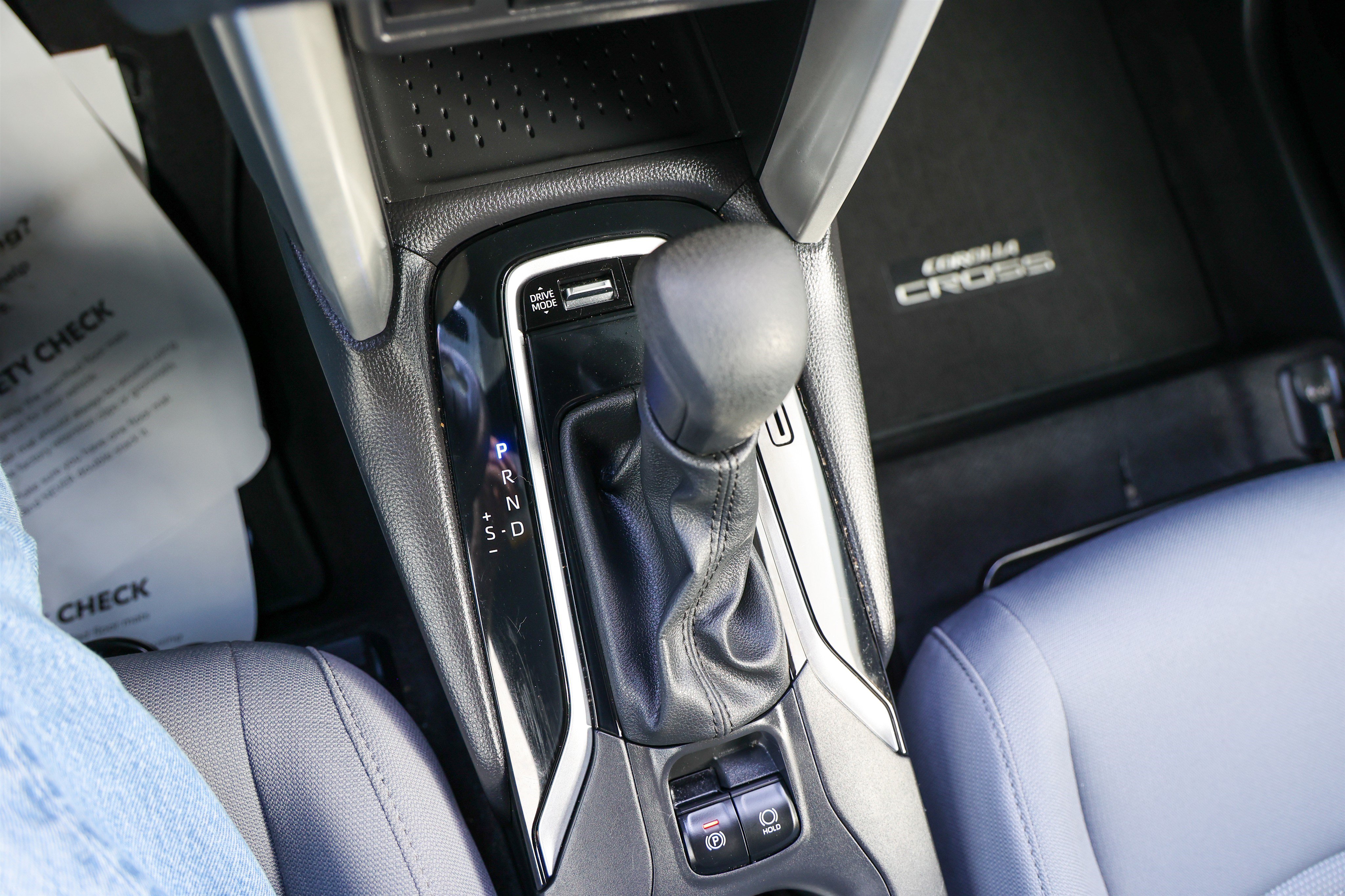 Used 2024 Toyota Corolla Cross AWD Hybrid image 19