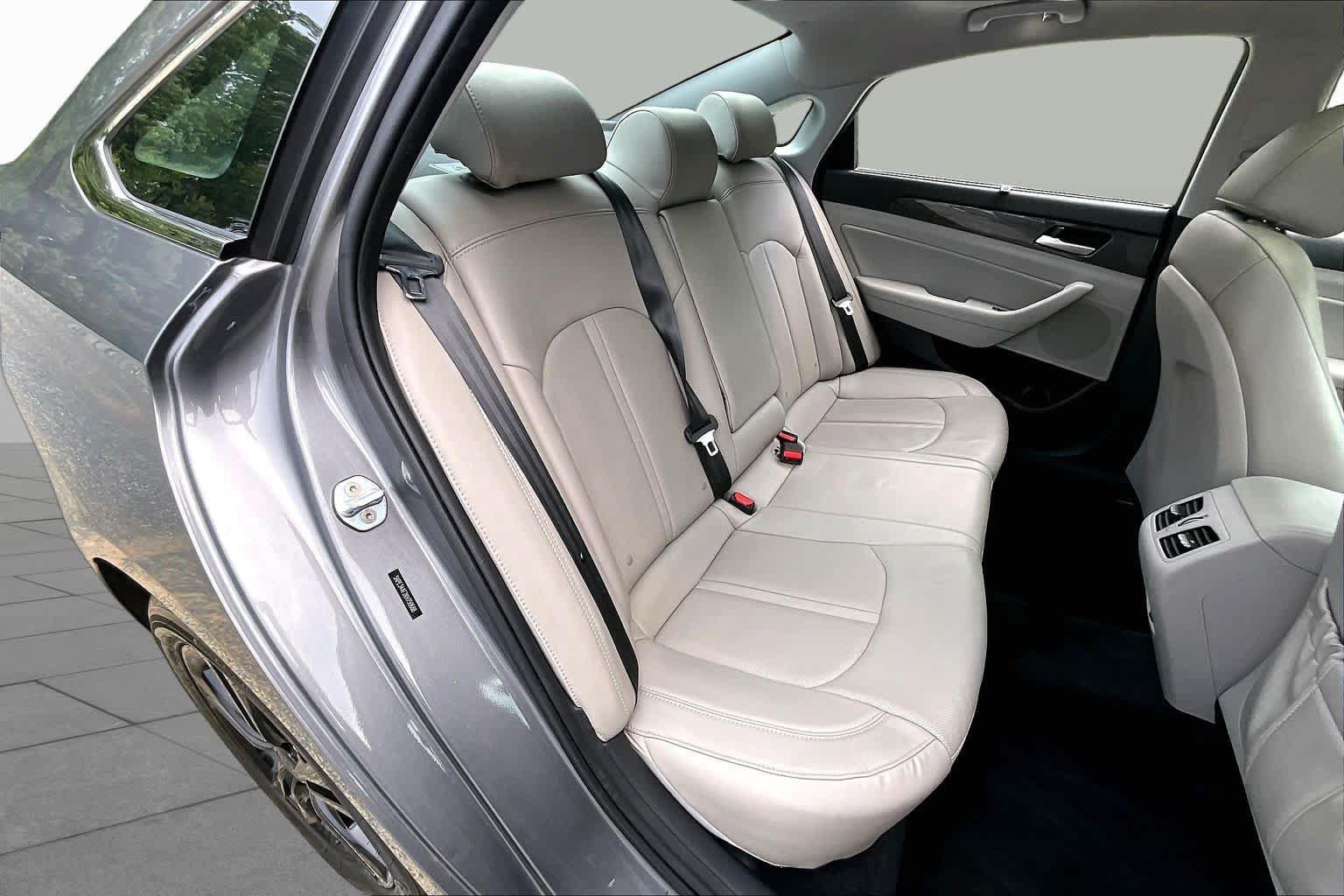 Used 2019 Hyundai Sonata Limited w/ Ultimate Package 04 FWD image 21