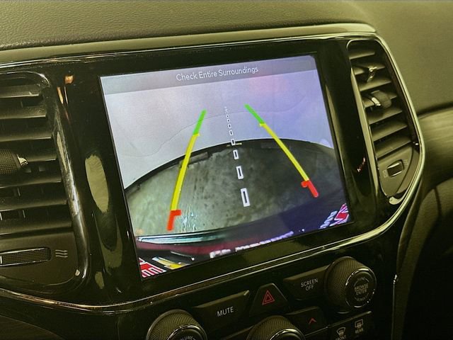 Used 2019 Jeep Grand Cherokee Altitude image 14