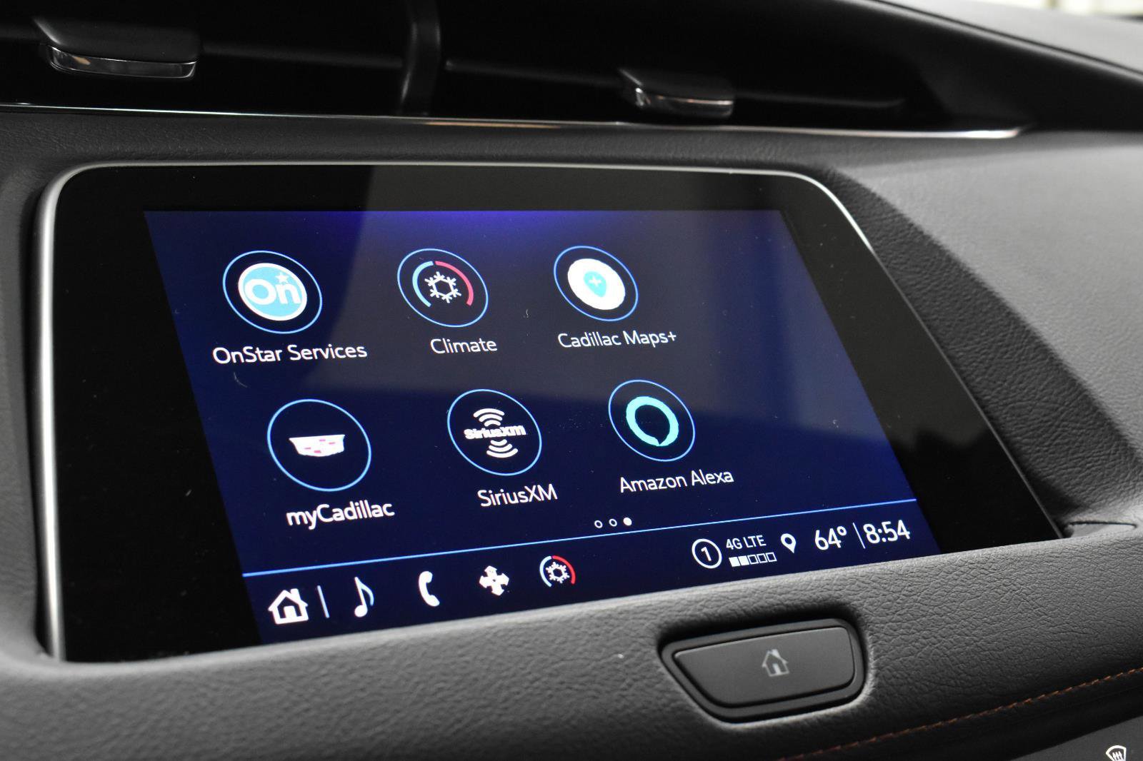 Certified 2023 Cadillac XT4 Sport w/ Cold Weather Package image 17