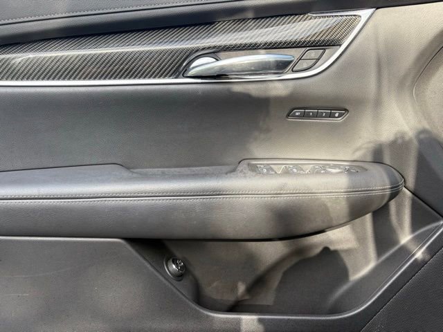 Used 2022 Cadillac XT6 Sport w/ Technology Package AWD/4WD image 29