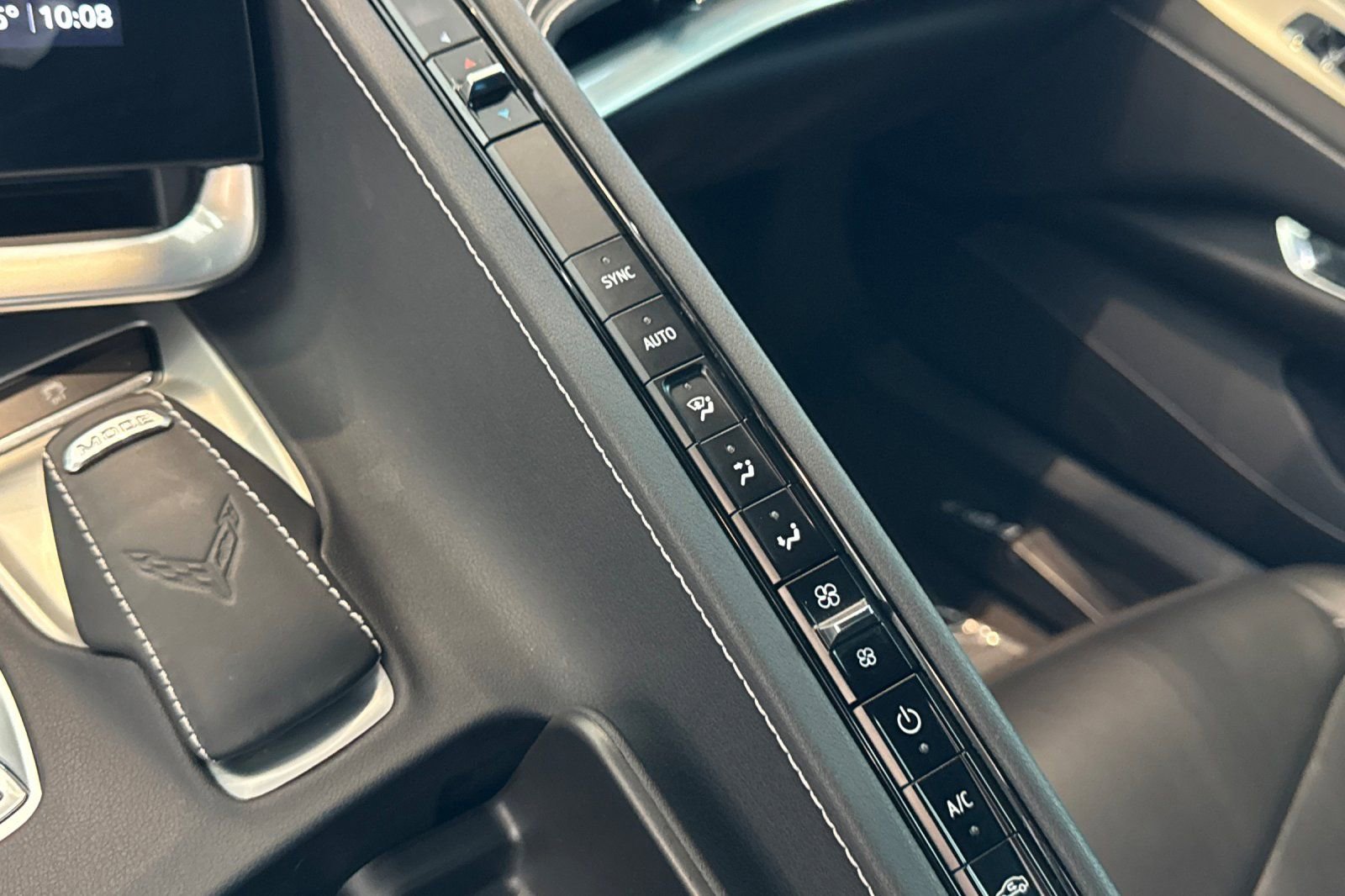 Used 2022 Chevrolet Corvette Stingray Convertible w/ Z51 Performance Package image 22