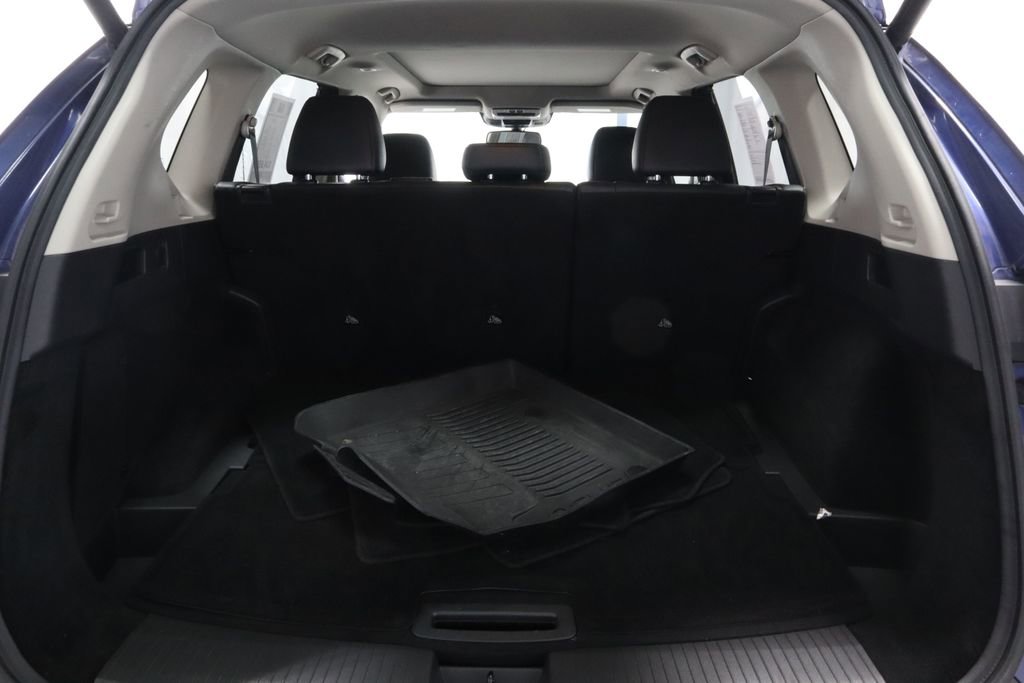 Certified 2021 Nissan Rogue Platinum image 17