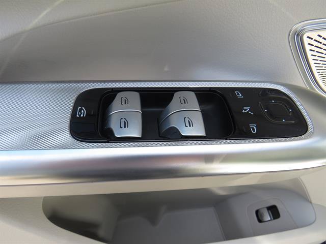 Certified 2023 Mercedes-Benz EQE 350+ 4MATIC SUV w/ Exclusive Trim Package image 19