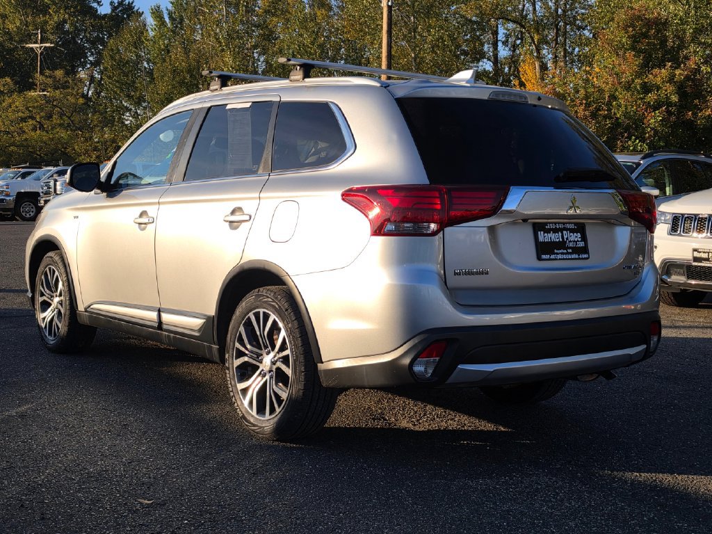 Used 2018 Mitsubishi Outlander GT AWD/4WD image 4