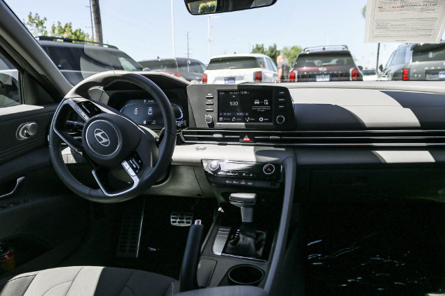 Certified 2026 Hyundai Elantra Sport FWD image 17