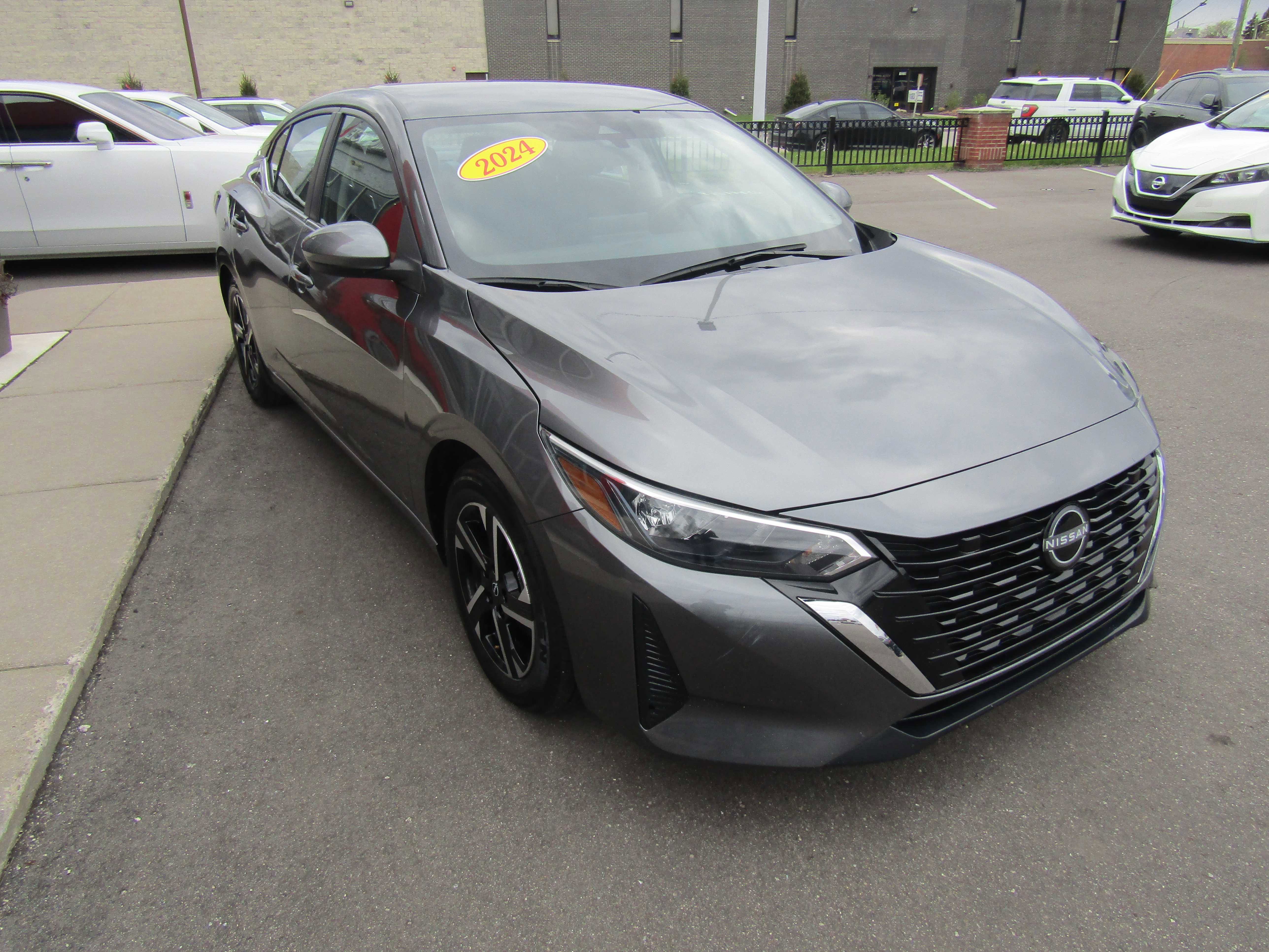 Used 2024 Nissan Sentra SV FWD image 4
