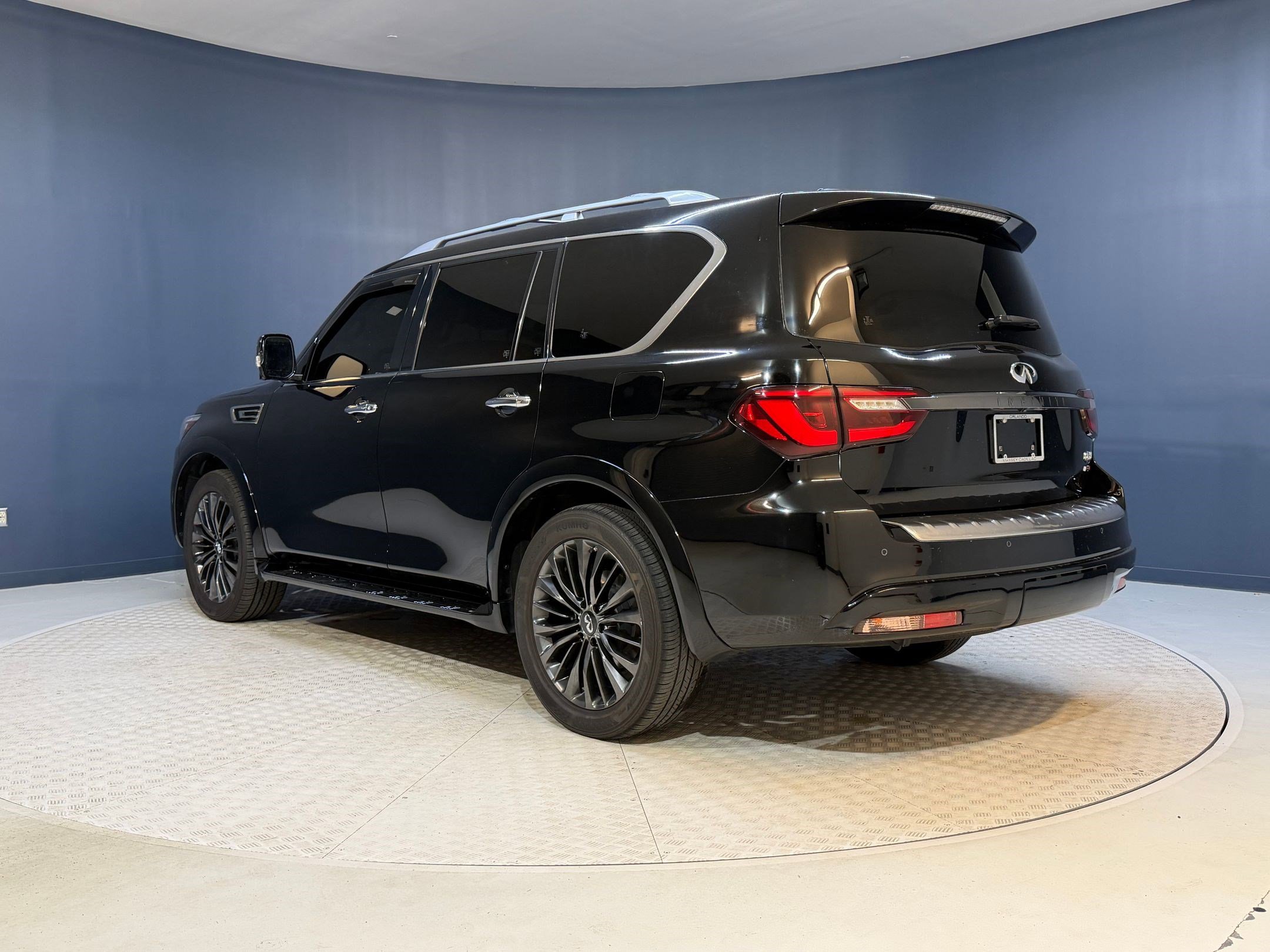 Used 2020 INFINITI QX80 Luxe w/ Edition 30 Package RWD image 3