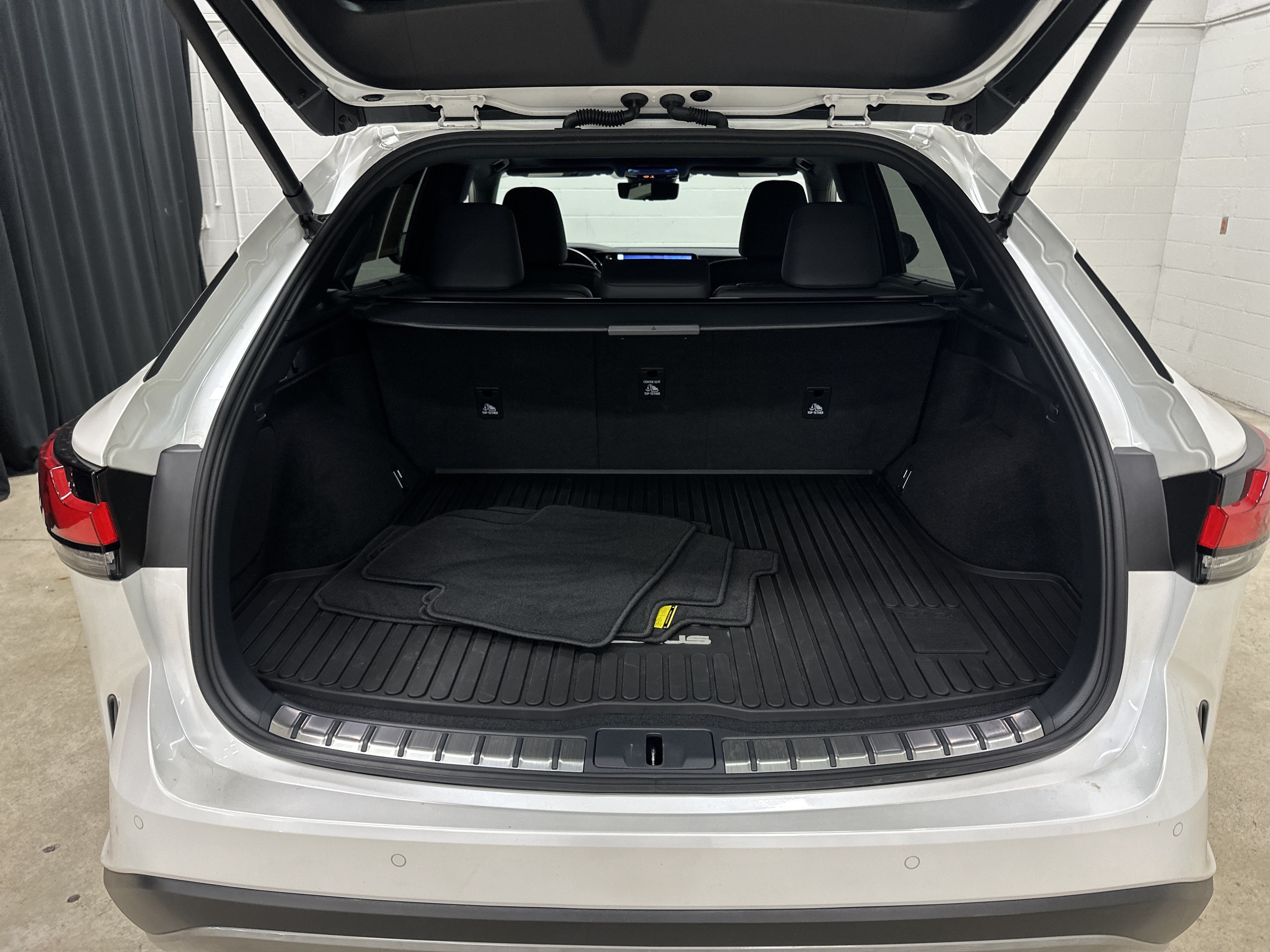 Certified 2025 Lexus RX 450h AWD w/ Convenience Package image 32