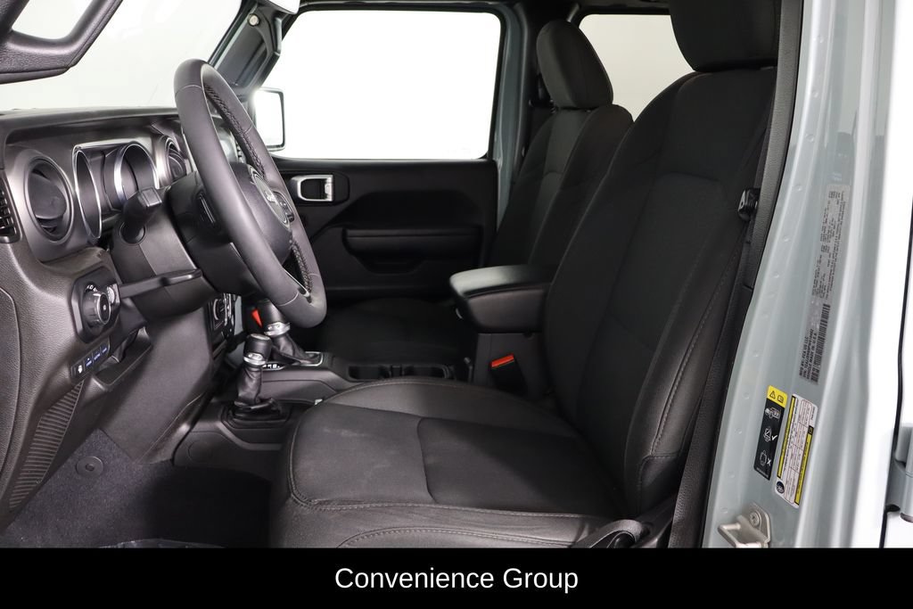 Used 2023 Jeep Wrangler Unlimited w/ Sun & Screen Package AWD/4WD image 5