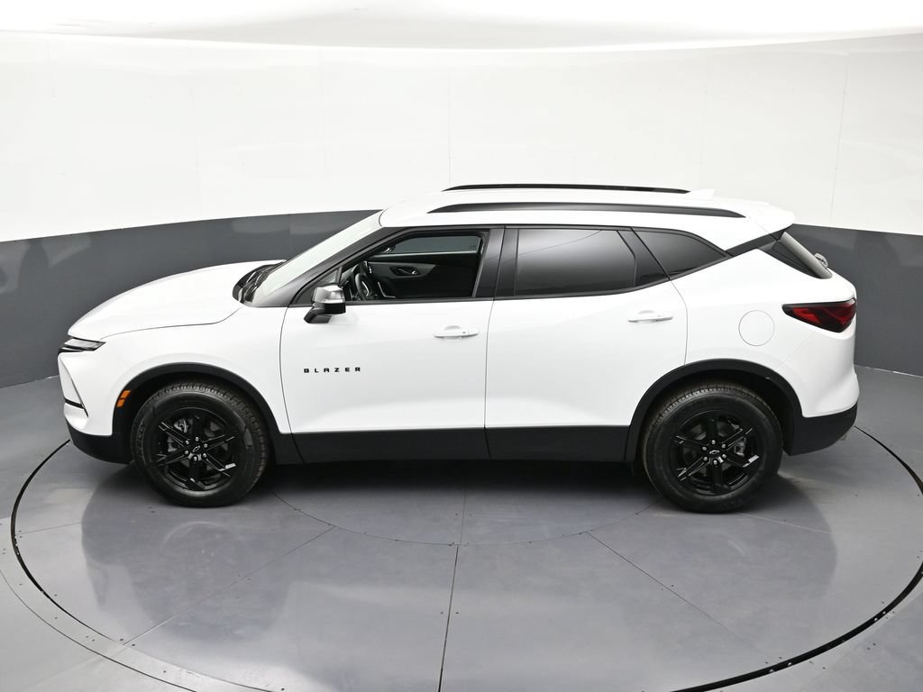 Used 2024 Chevrolet Blazer LT w/ Midnight/Sport Edition AWD/4WD image 18