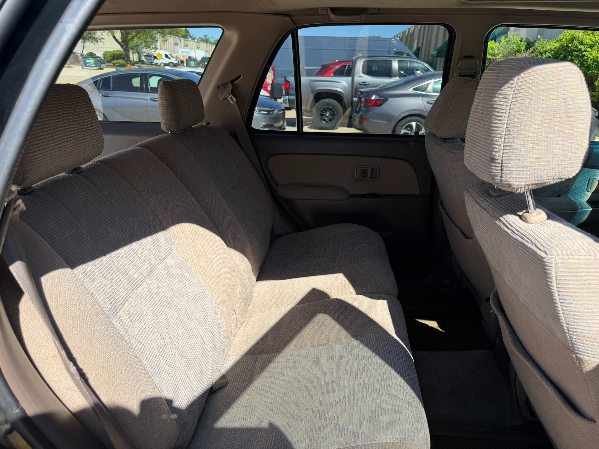 Used 2000 Toyota 4Runner SR5 w/ Upgrade Value Pkg 2 AWD/4WD image 14