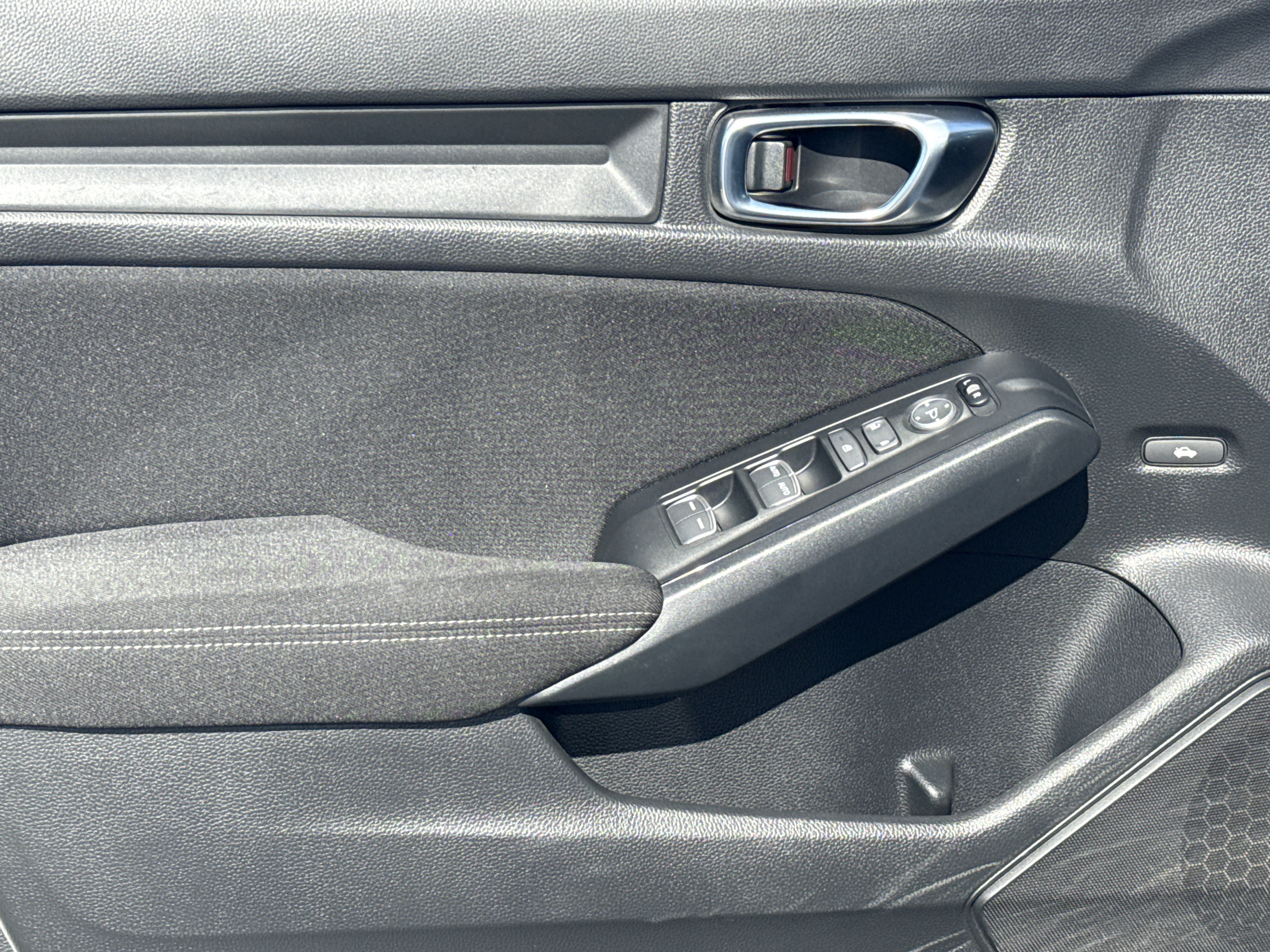 Used 2025 Honda Civic Sport image 14