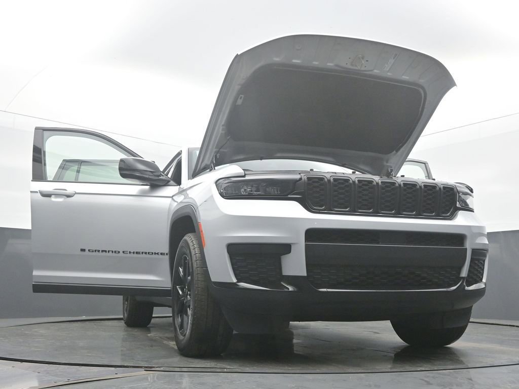 Used 2024 Jeep Grand Cherokee L Laredo AWD/4WD image 60