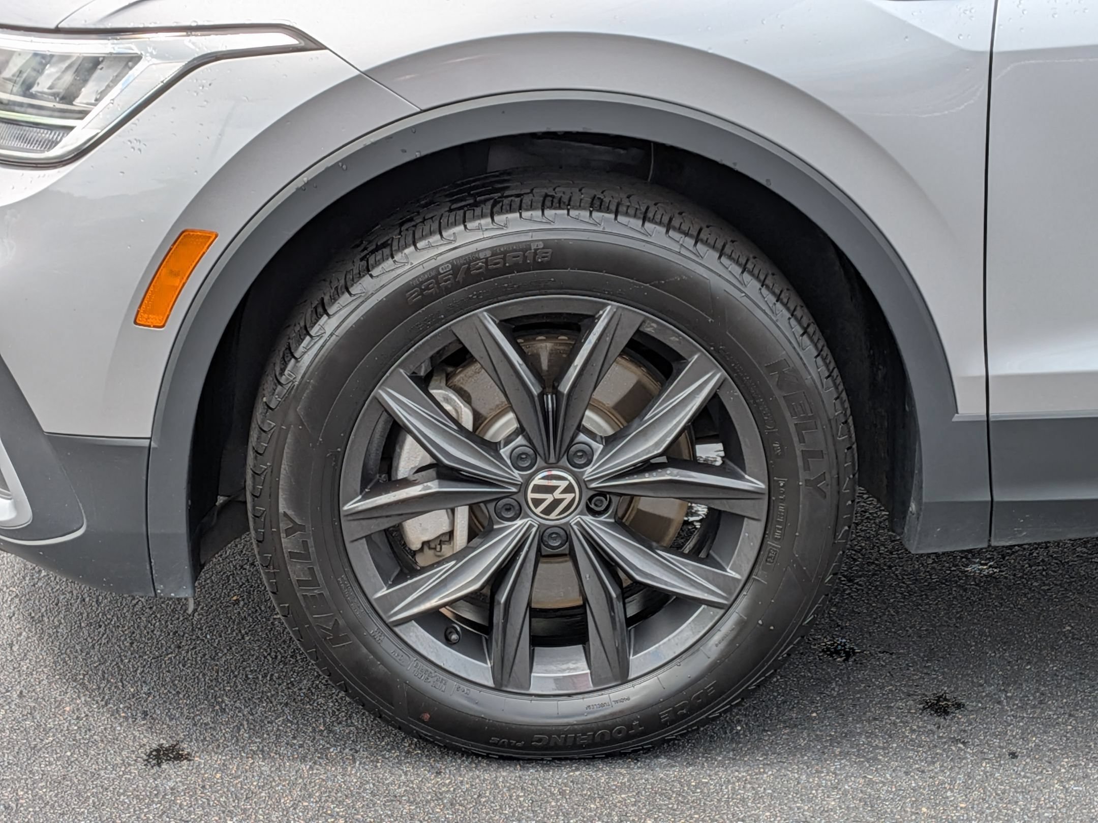 Used 2024 Volkswagen Tiguan SE FWD image 10