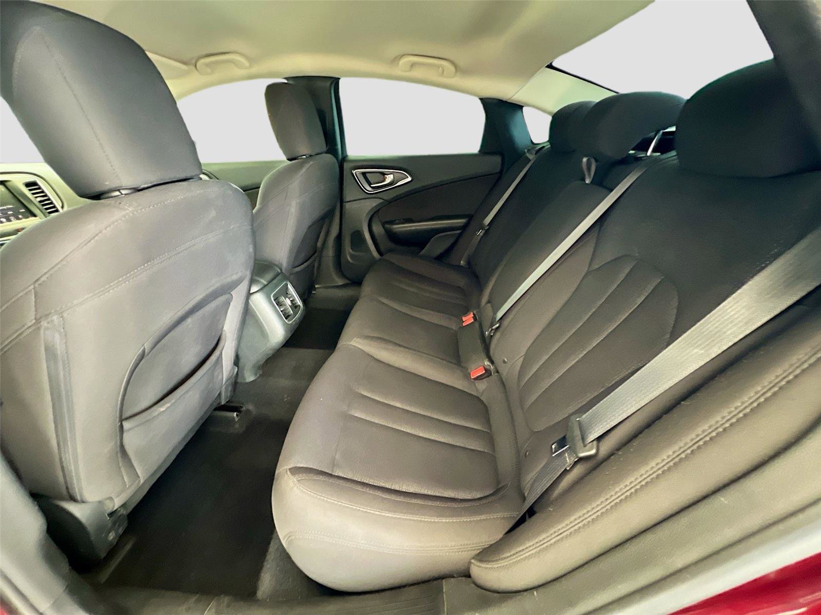 Used 2015 Chrysler 200 Limited w/ Convenience Group FWD image 21